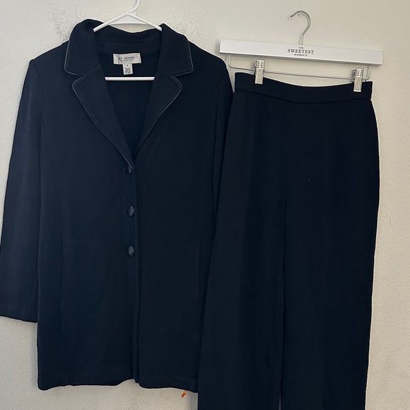 St. John Classic Black Suit Ensemble - Picture 1 of 9